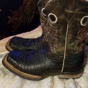 Boys size 4 cowboy boots